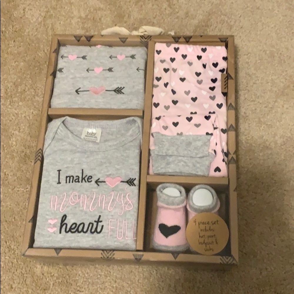 Baby girl newborn gift set